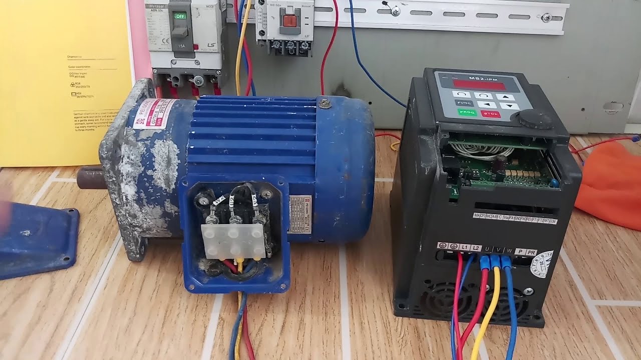 Hướng dẫn đấu dây biến tần 1 pha ra 3 pha 220v - YouTube
